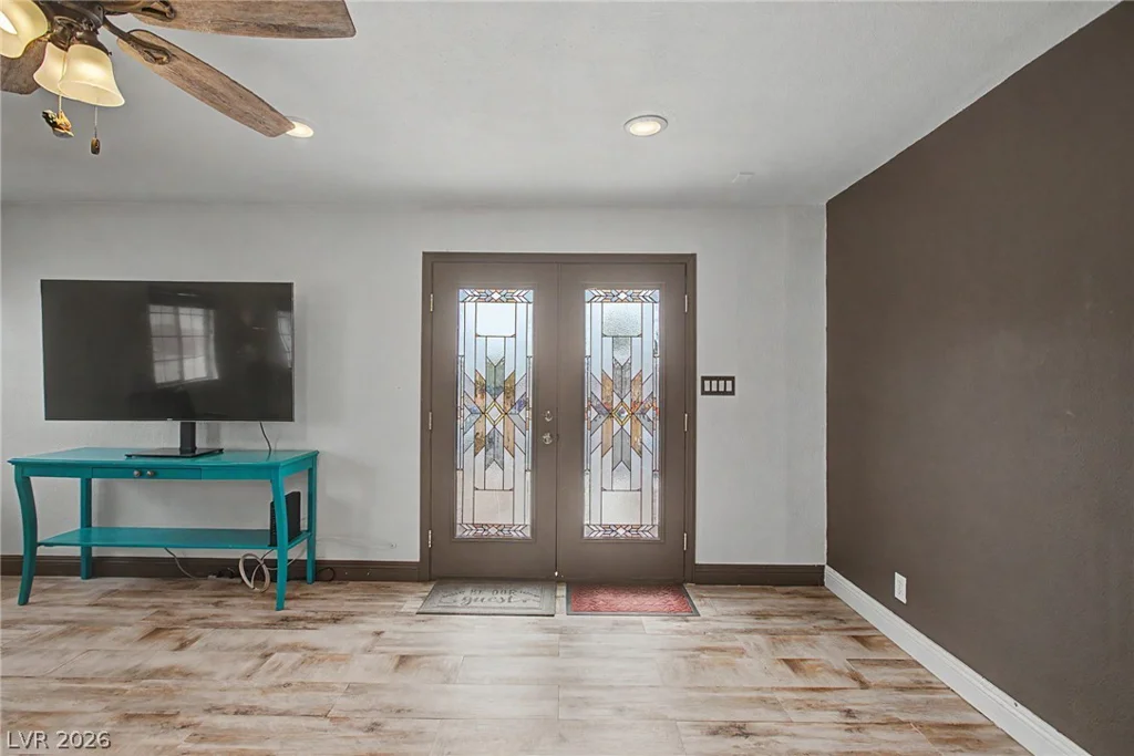 6912 Vivian, Las Vegas, NV 89145