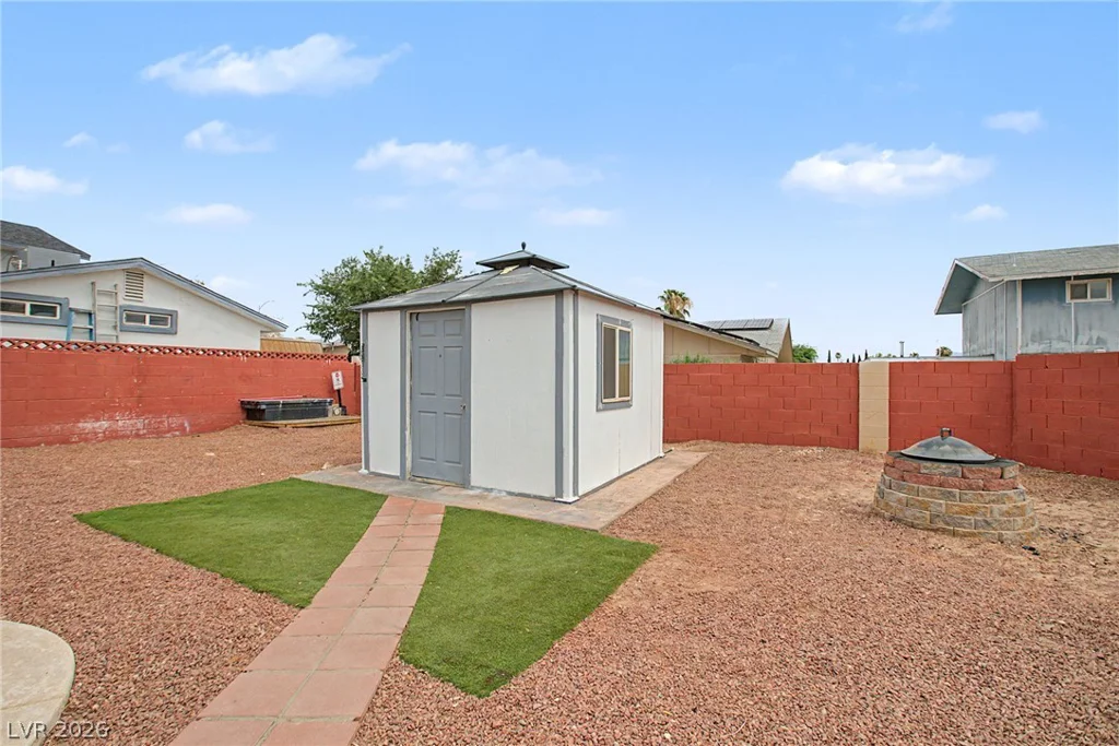 6912 Vivian, Las Vegas, NV 89145
