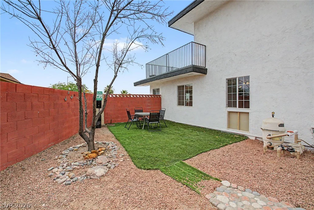 6912 Vivian, Las Vegas, NV 89145