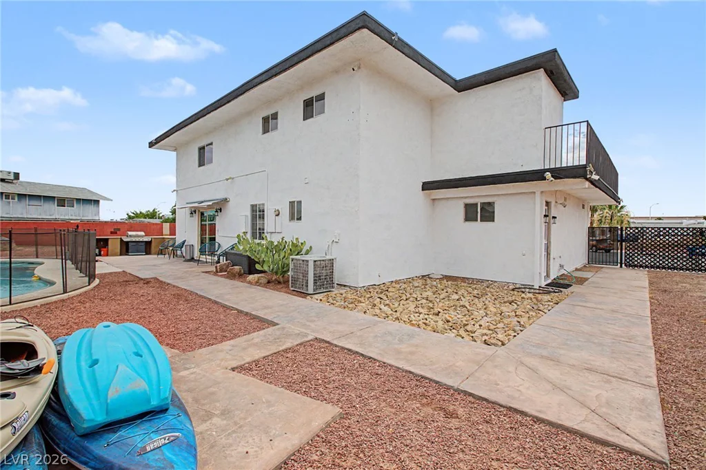 6912 Vivian, Las Vegas, NV 89145