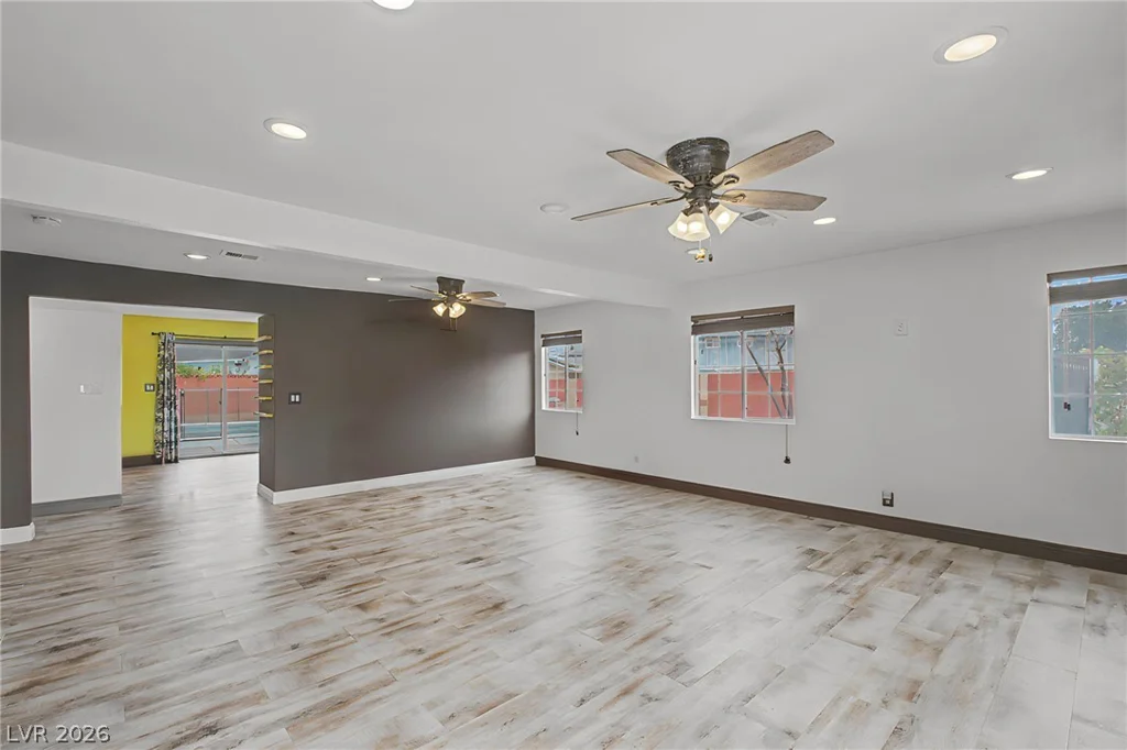 6912 Vivian, Las Vegas, NV 89145