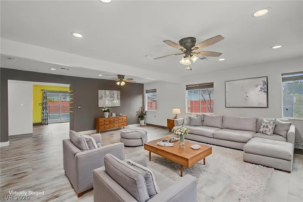 6912 Vivian, Las Vegas, NV 89145