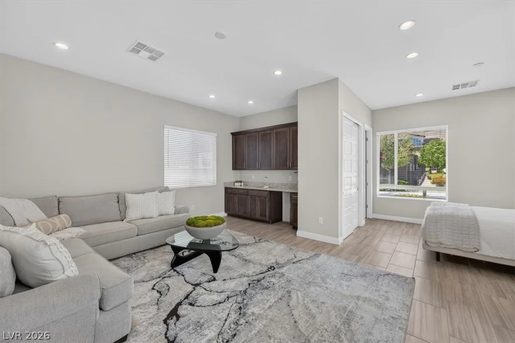 6128 Willow Rock, Las Vegas, NV 89135