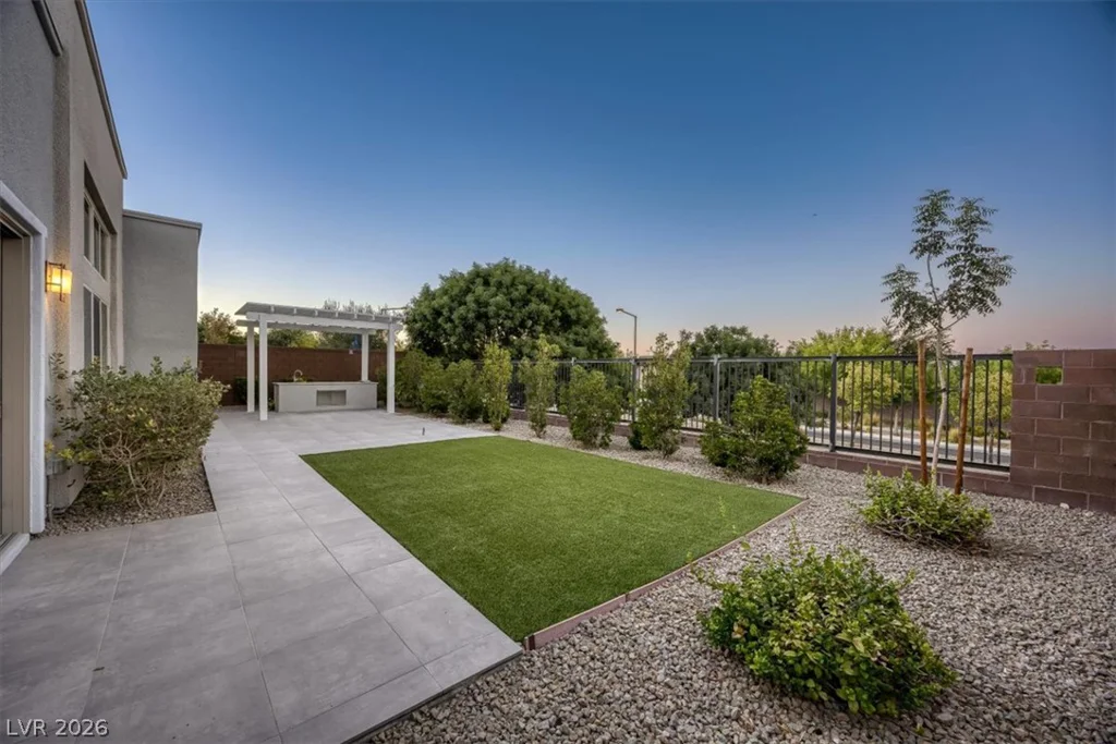 6128 Willow Rock, Las Vegas, NV 89135