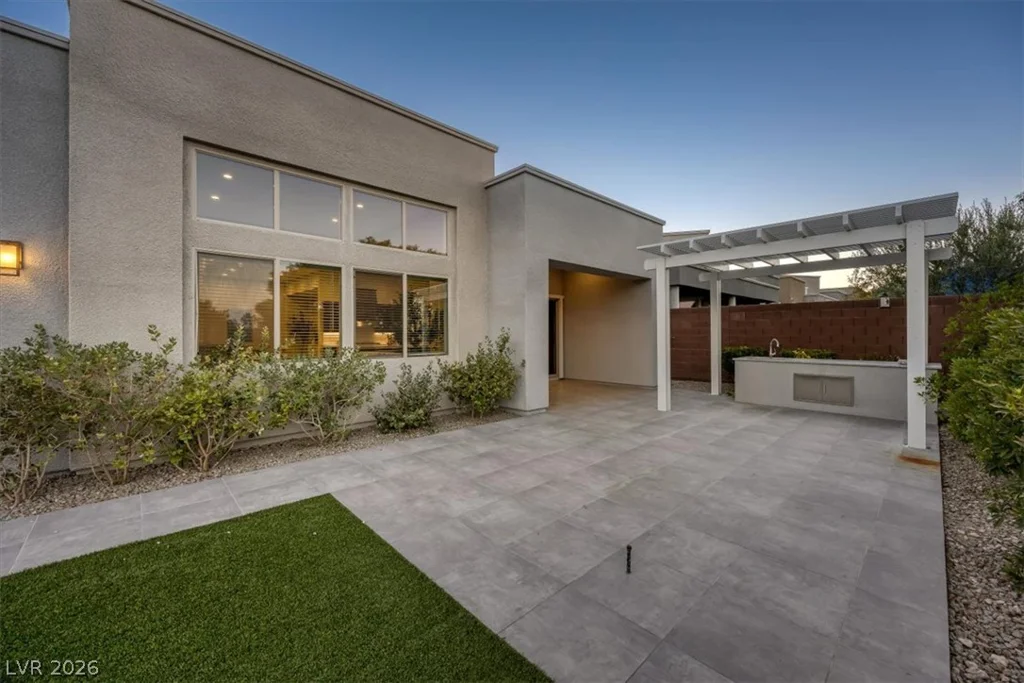 6128 Willow Rock, Las Vegas, NV 89135