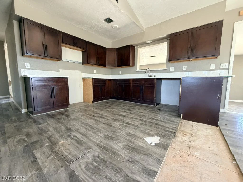 1021 China, Pahrump, NV 89048