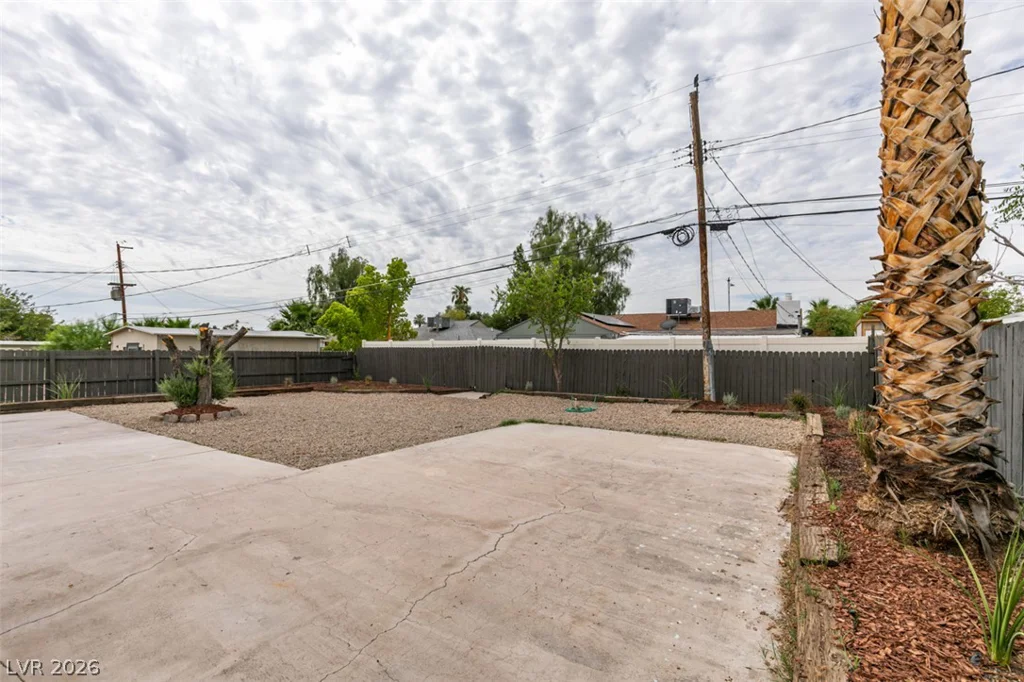 1922 Houston, Las Vegas, NV 89104