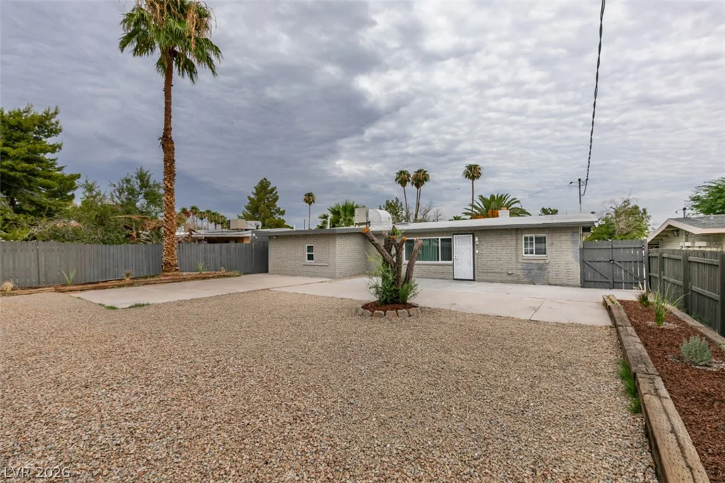 1922 Houston, Las Vegas, NV 89104