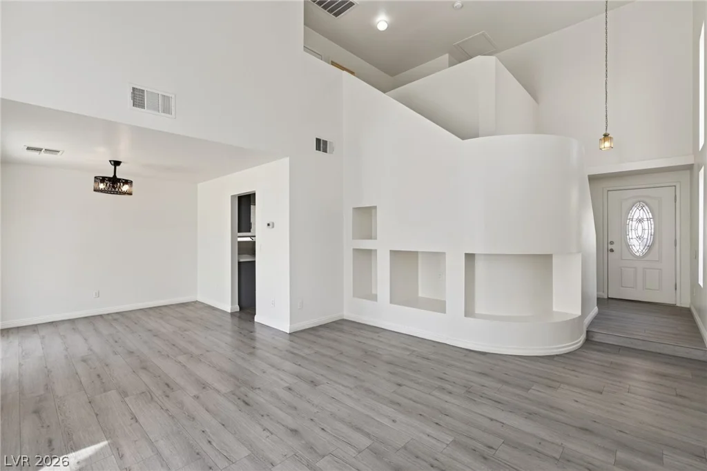 4215 Dobson, Las Vegas, NV 89115