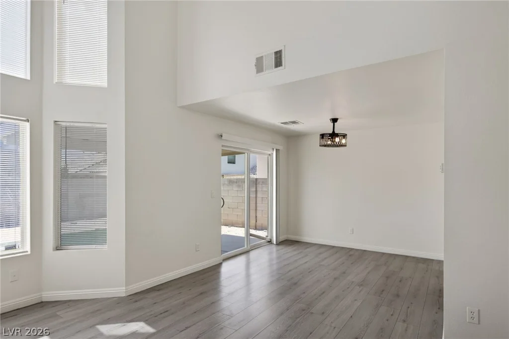 4215 Dobson, Las Vegas, NV 89115