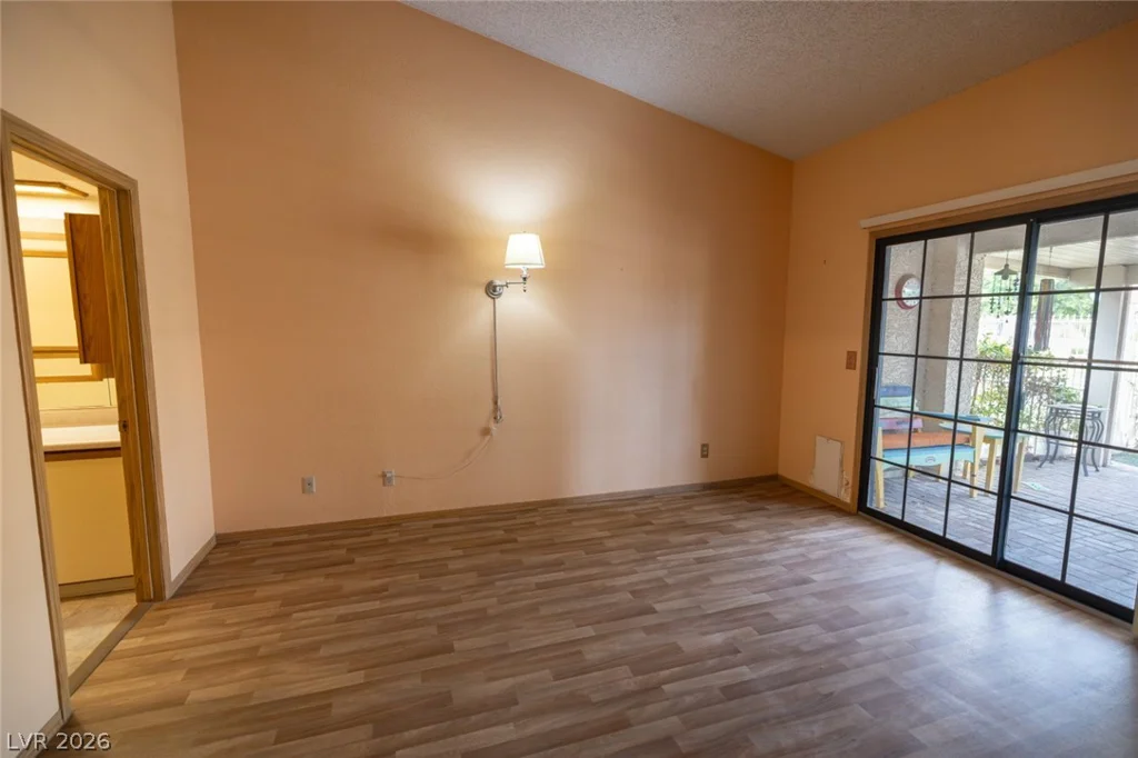 5204 Las Cruces, Las Vegas, NV 89130