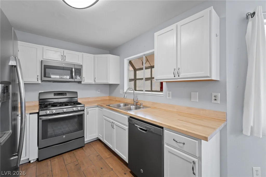 7155 Carey, Las Vegas, NV 89156