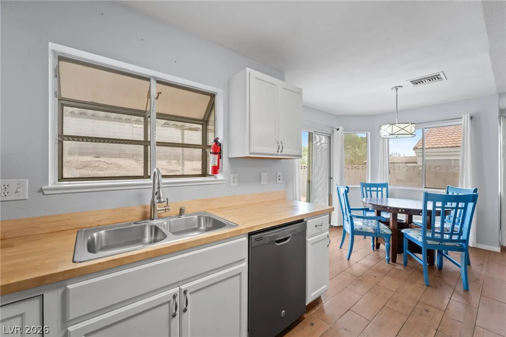 7155 Carey, Las Vegas, NV 89156
