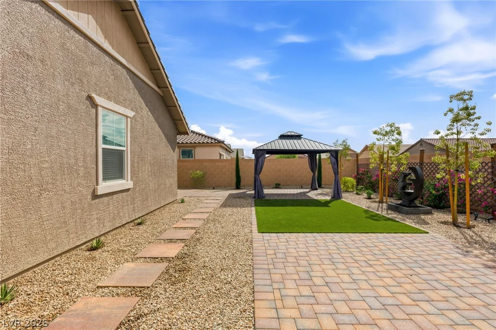 98 Cadence Crest, Henderson, NV 89011