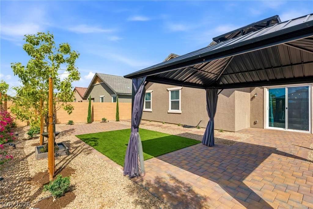 98 Cadence Crest, Henderson, NV 89011