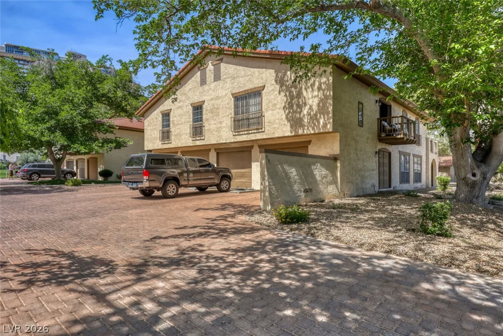 3173 Pinehurst, Las Vegas, NV 89109