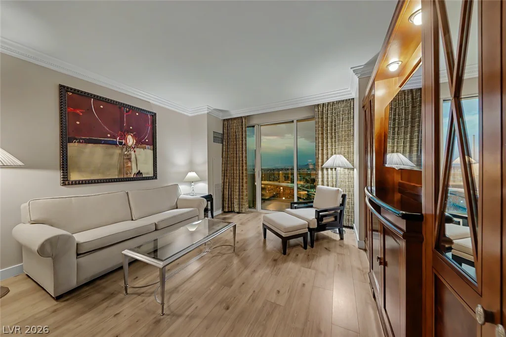 135 Harmon, Las Vegas, NV 89109