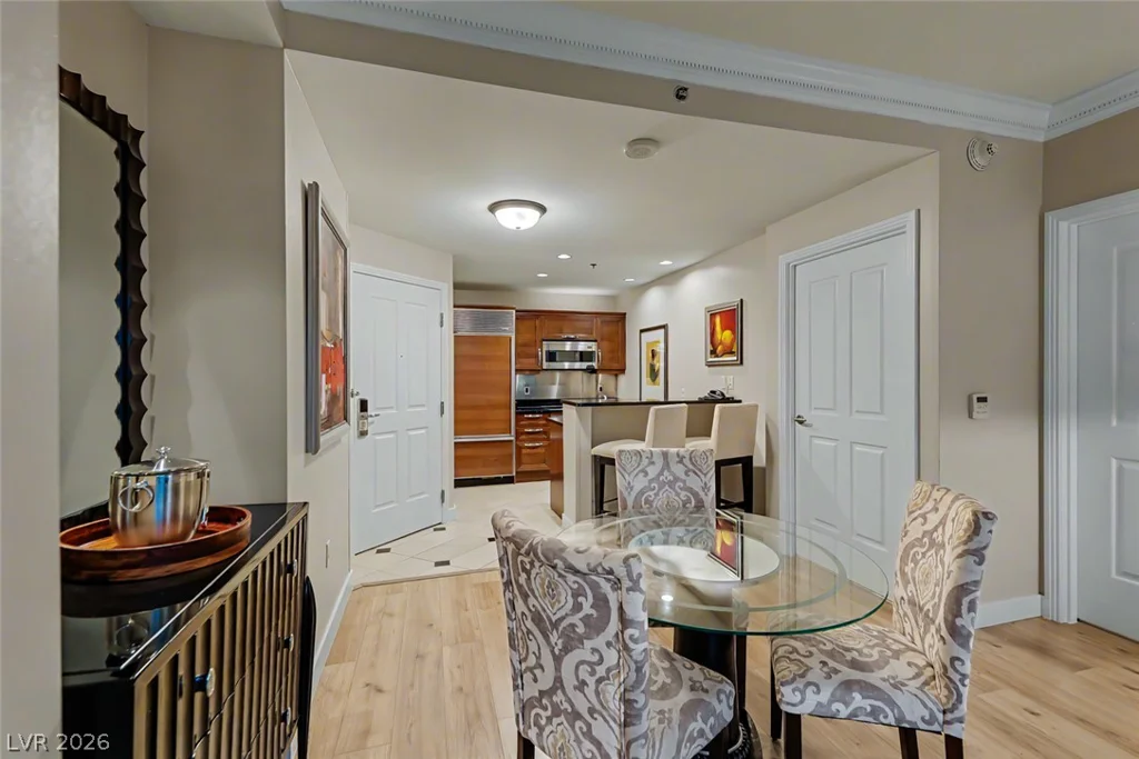 135 Harmon, Las Vegas, NV 89109