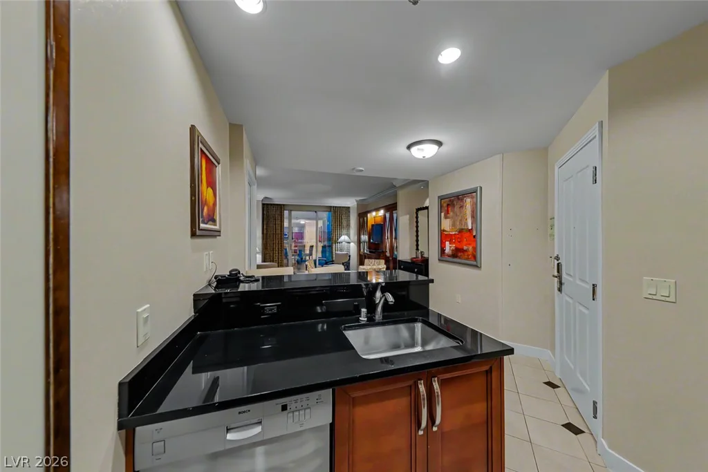 135 Harmon, Las Vegas, NV 89109