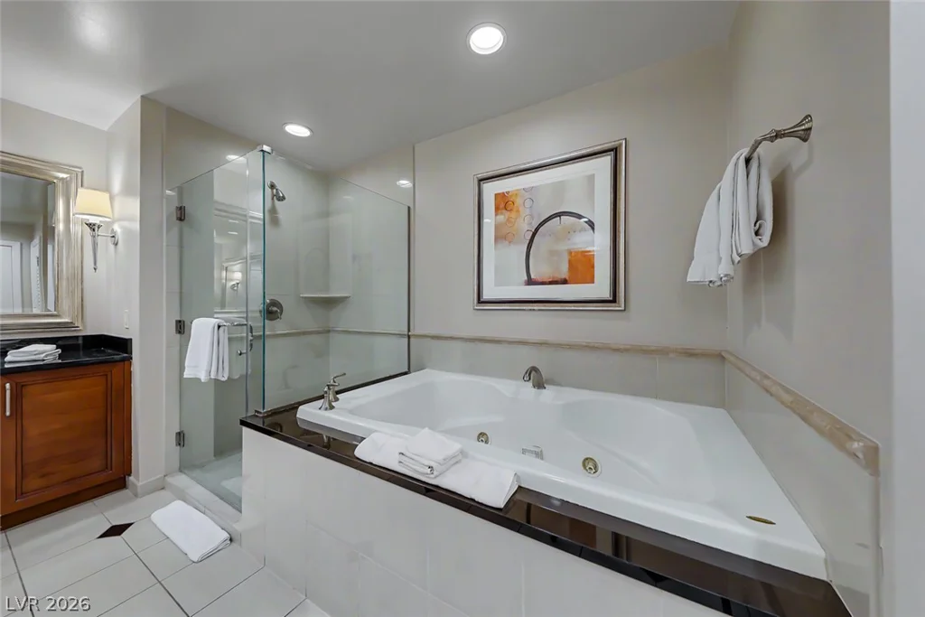 135 Harmon, Las Vegas, NV 89109