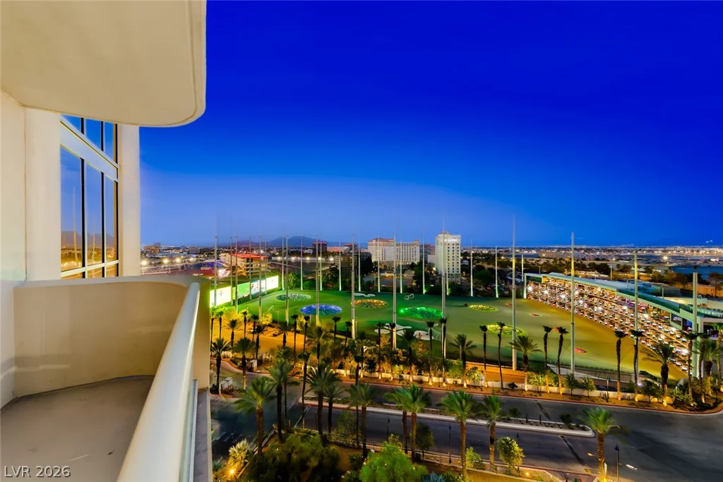 135 Harmon, Las Vegas, NV 89109