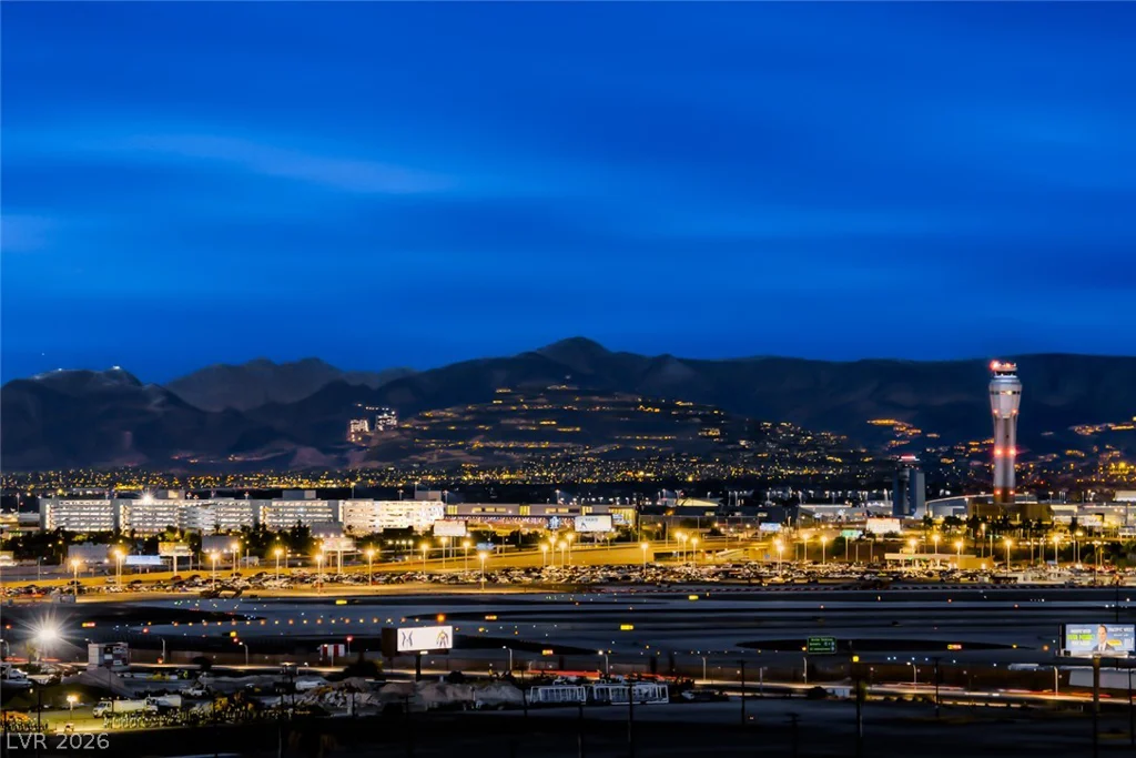 135 Harmon, Las Vegas, NV 89109