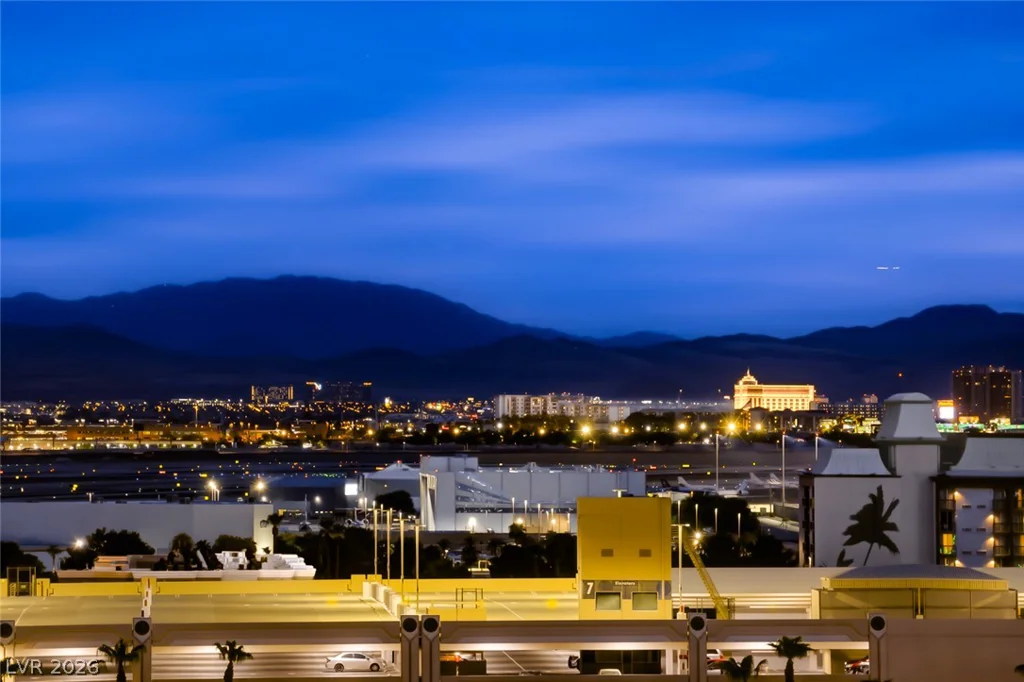 135 Harmon, Las Vegas, NV 89109