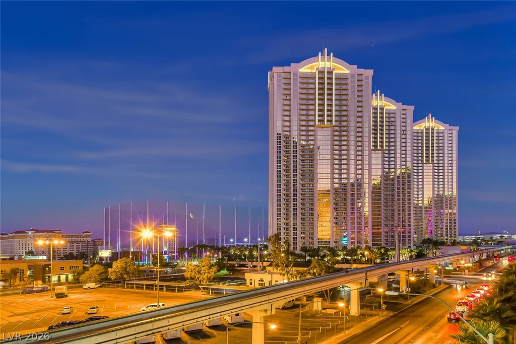 135 Harmon, Las Vegas, NV 89109