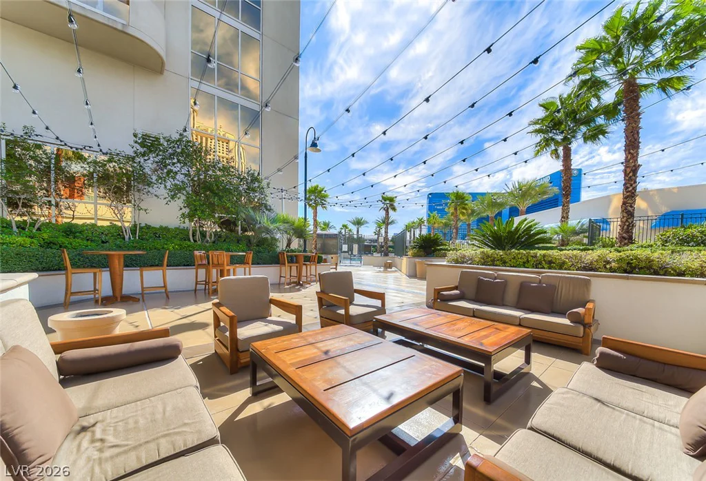 135 Harmon, Las Vegas, NV 89109