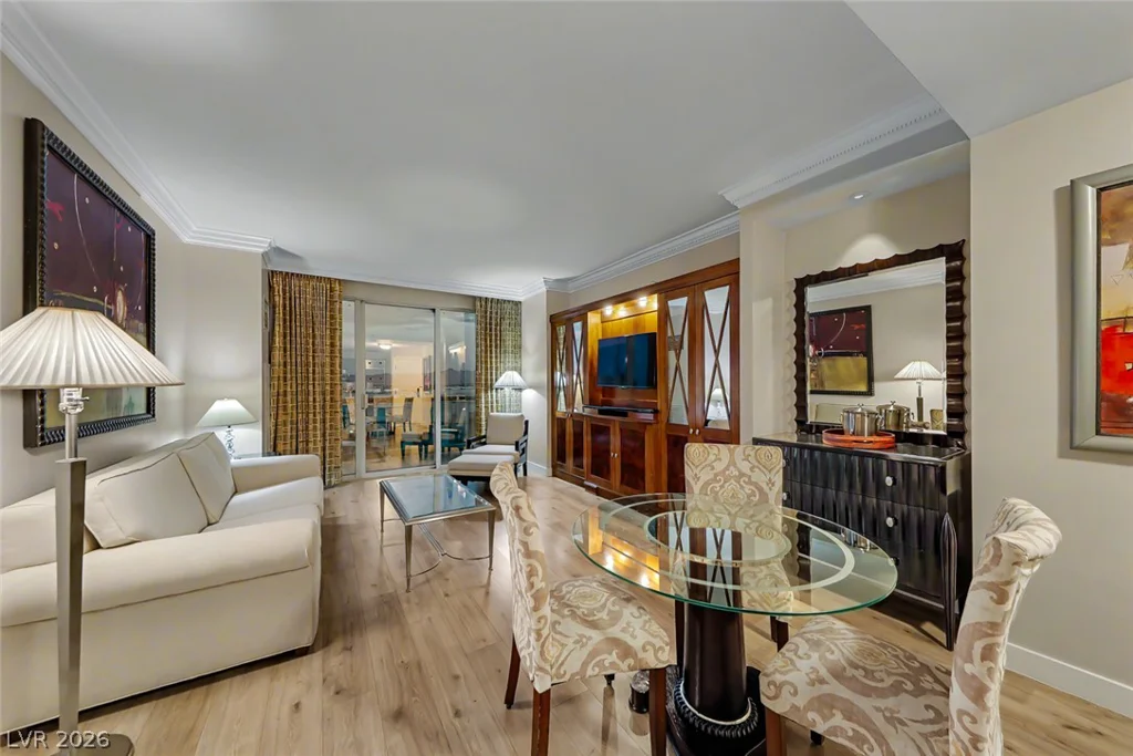 135 Harmon, Las Vegas, NV 89109