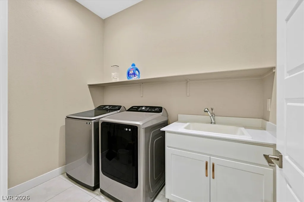 552 Comodo, Henderson, NV 89011