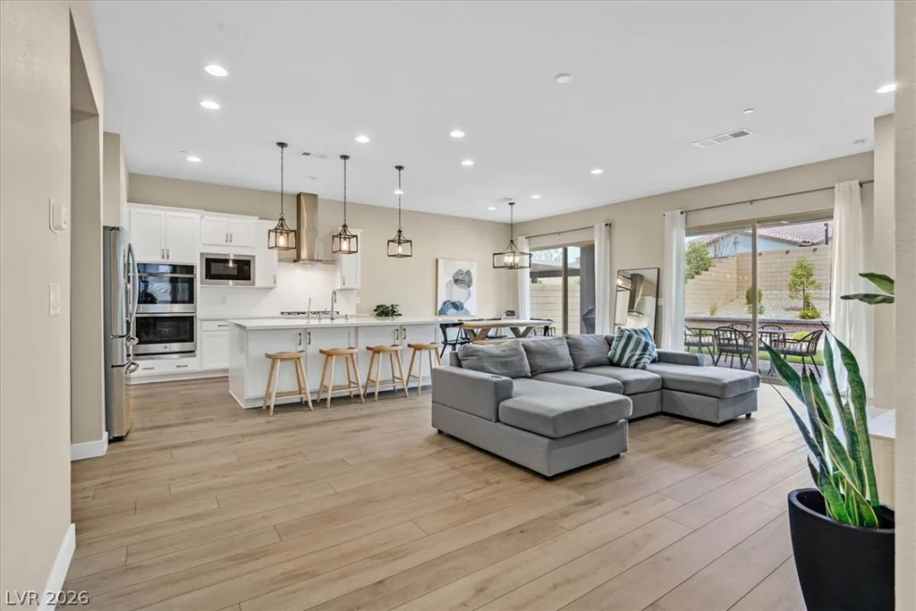 552 Comodo, Henderson, NV 89011