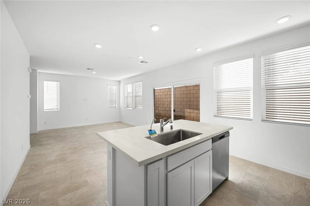 304 Crescent Glow, Henderson, NV 89015