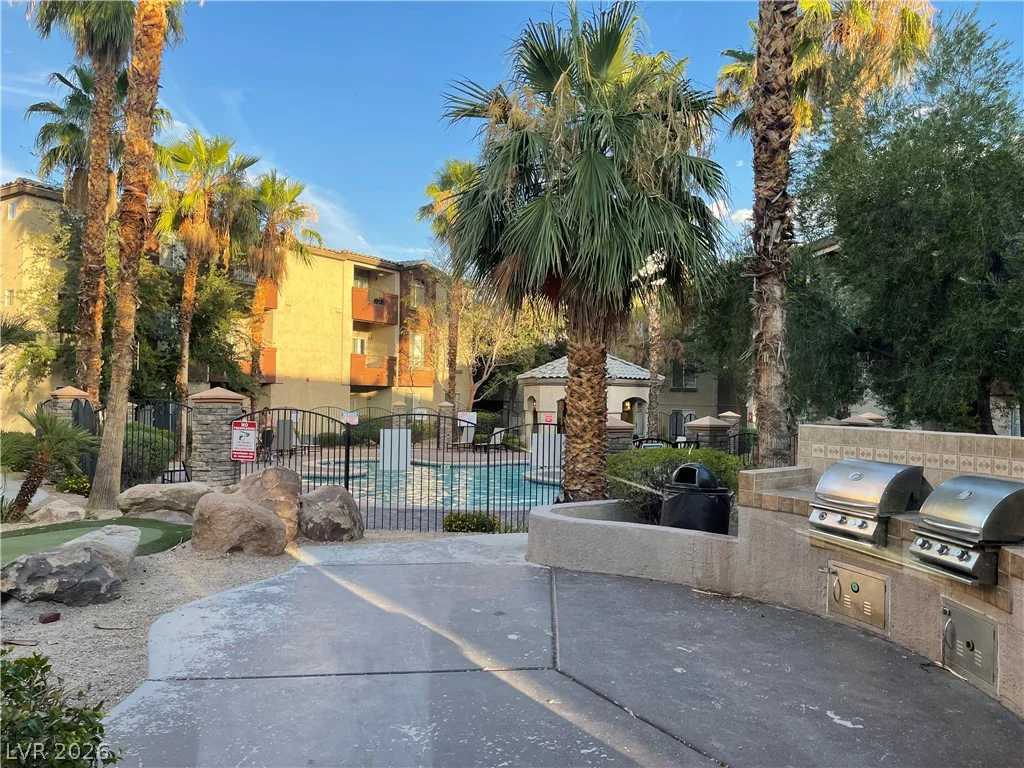 4400 Jones, Las Vegas, NV 89103