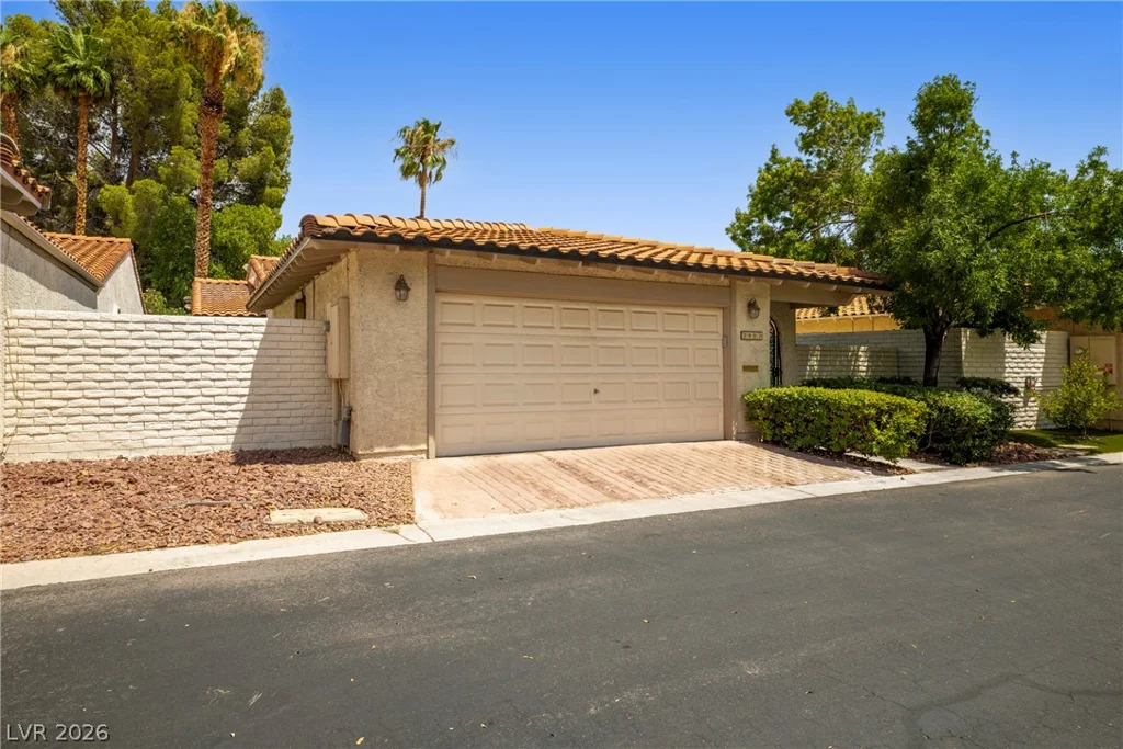 1913 Plaza Del Dios, Las Vegas, NV 89102