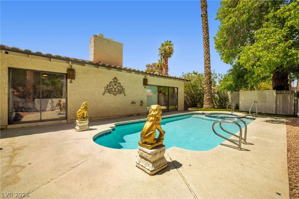 1913 Plaza Del Dios, Las Vegas, NV 89102