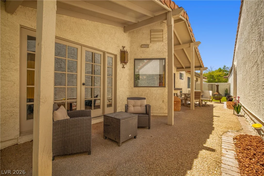 1913 Plaza Del Dios, Las Vegas, NV 89102