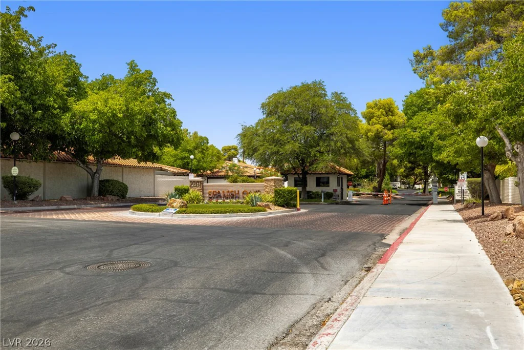 1913 Plaza Del Dios, Las Vegas, NV 89102