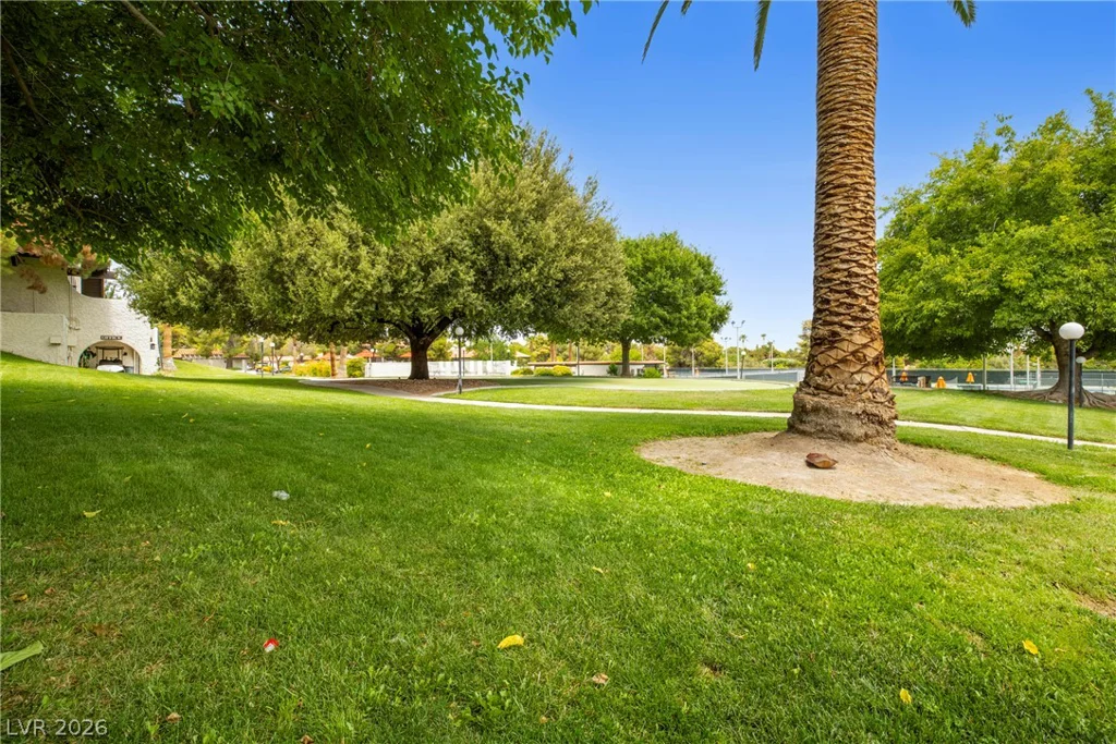 1913 Plaza Del Dios, Las Vegas, NV 89102