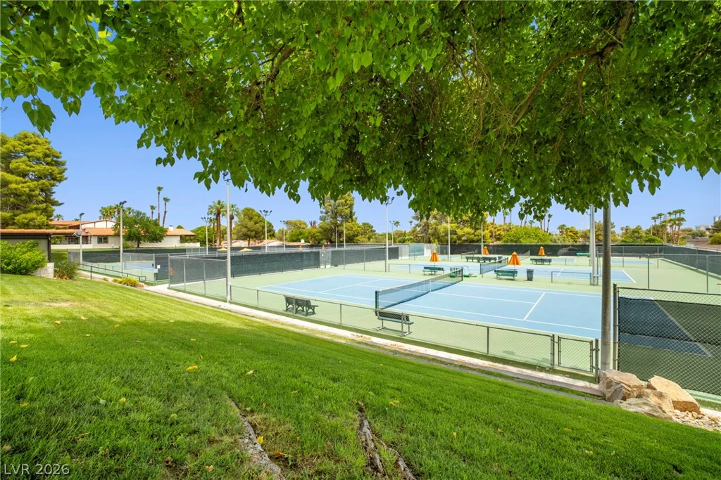 1913 Plaza Del Dios, Las Vegas, NV 89102