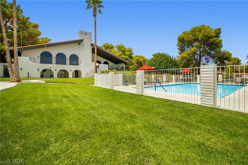 1913 Plaza Del Dios, Las Vegas, NV 89102
