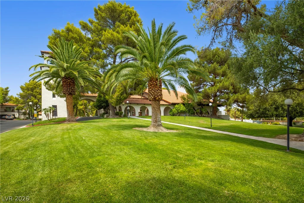 1913 Plaza Del Dios, Las Vegas, NV 89102