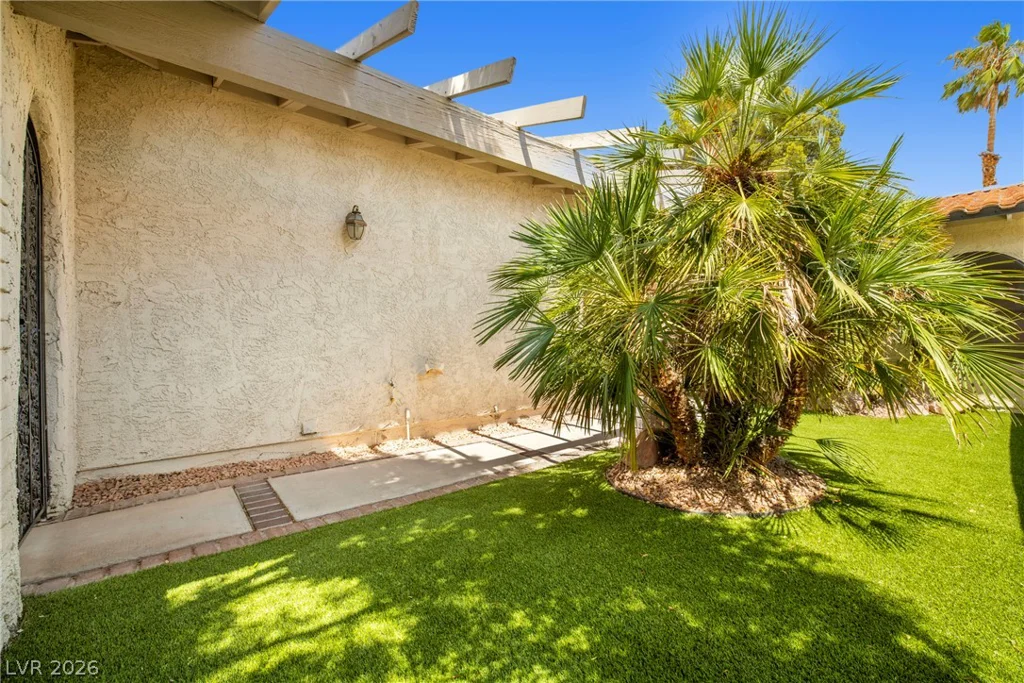1913 Plaza Del Dios, Las Vegas, NV 89102