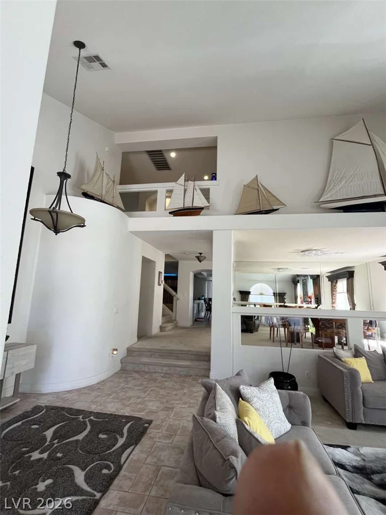 8728 Castle Hill, Las Vegas, NV 89129