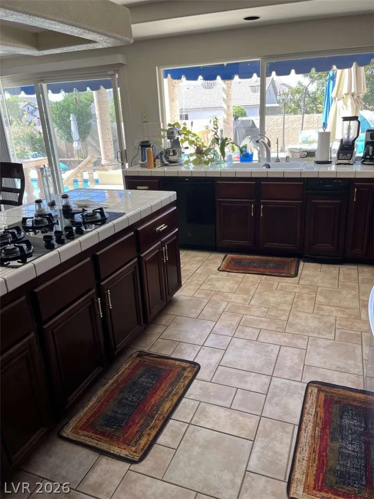 8728 Castle Hill, Las Vegas, NV 89129