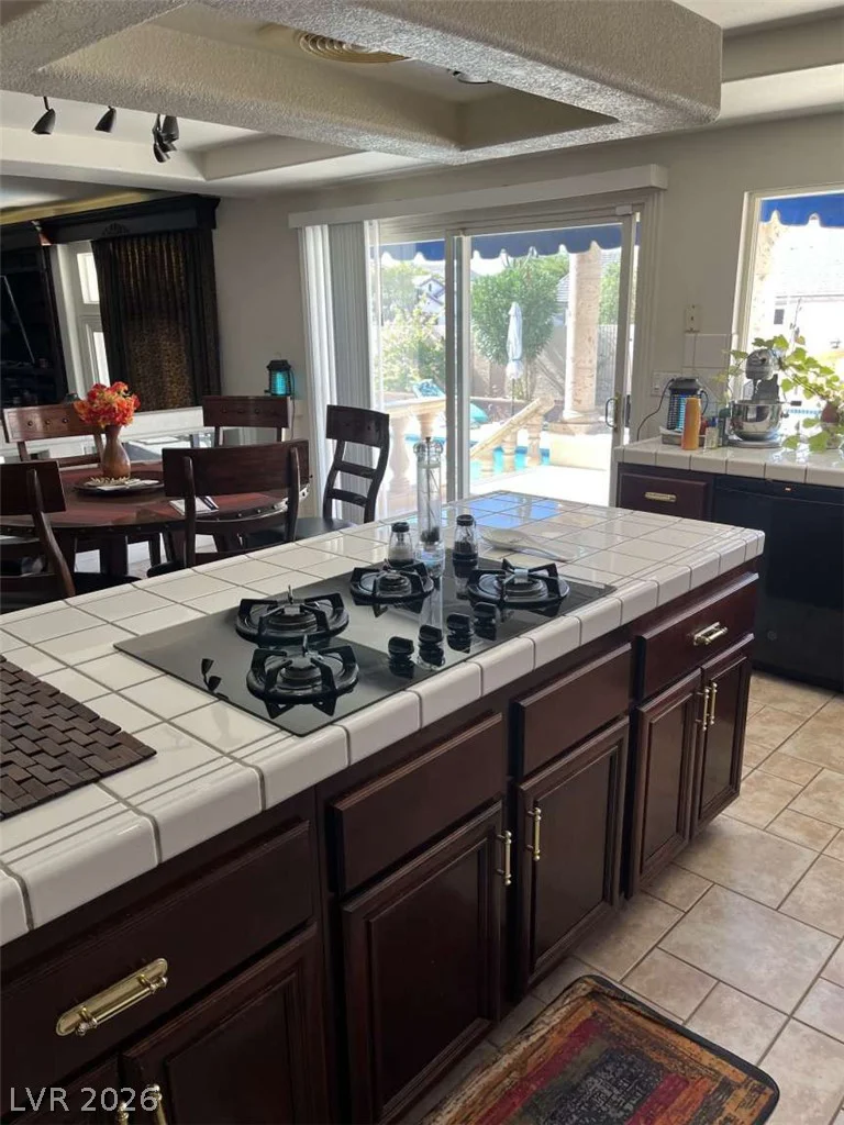 8728 Castle Hill, Las Vegas, NV 89129
