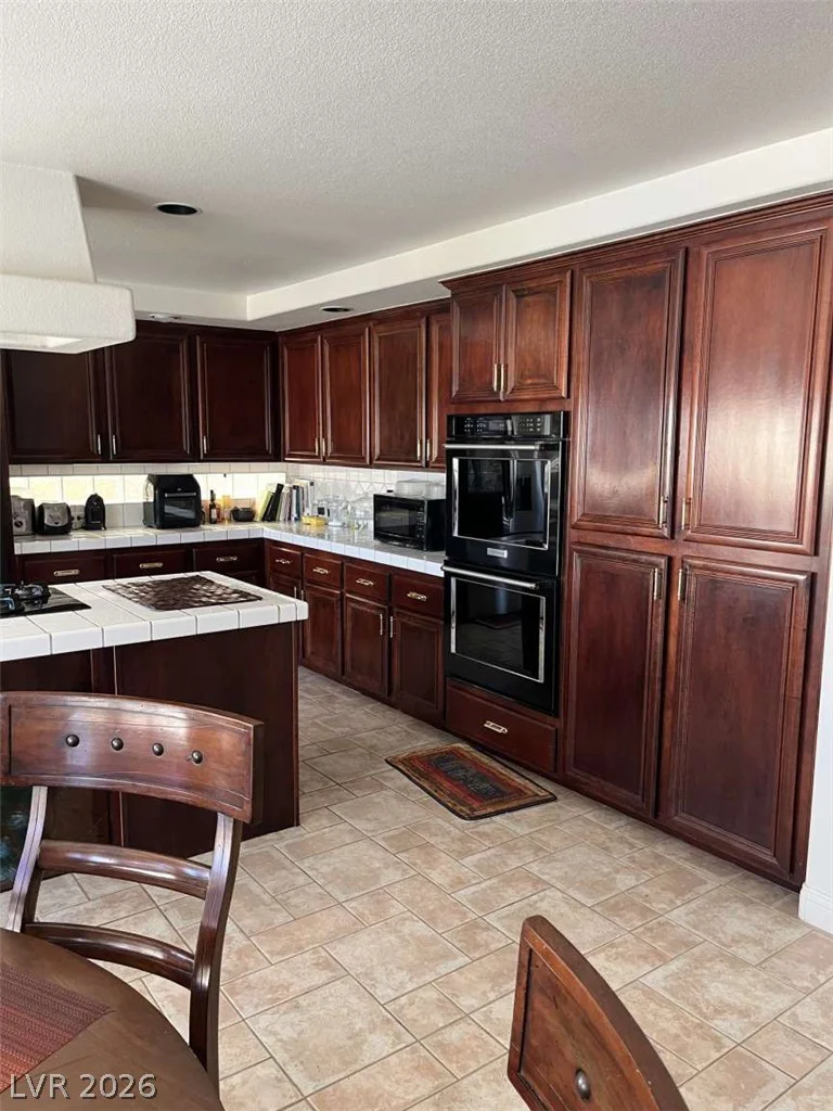 8728 Castle Hill, Las Vegas, NV 89129