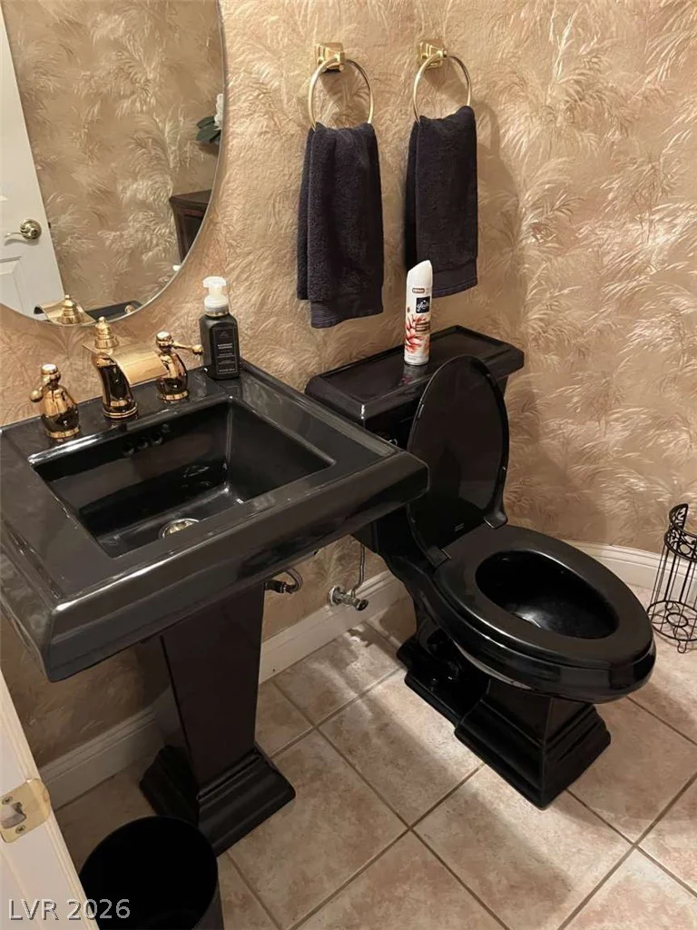 8728 Castle Hill, Las Vegas, NV 89129