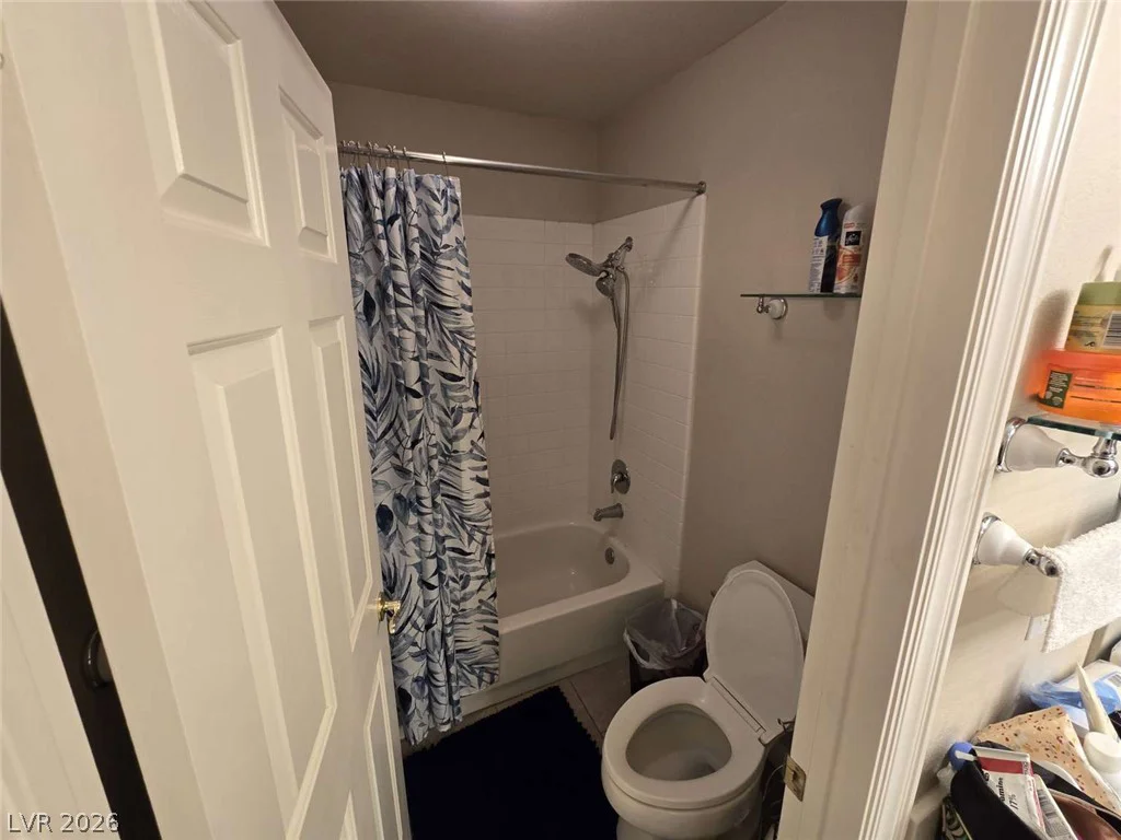 8728 Castle Hill, Las Vegas, NV 89129