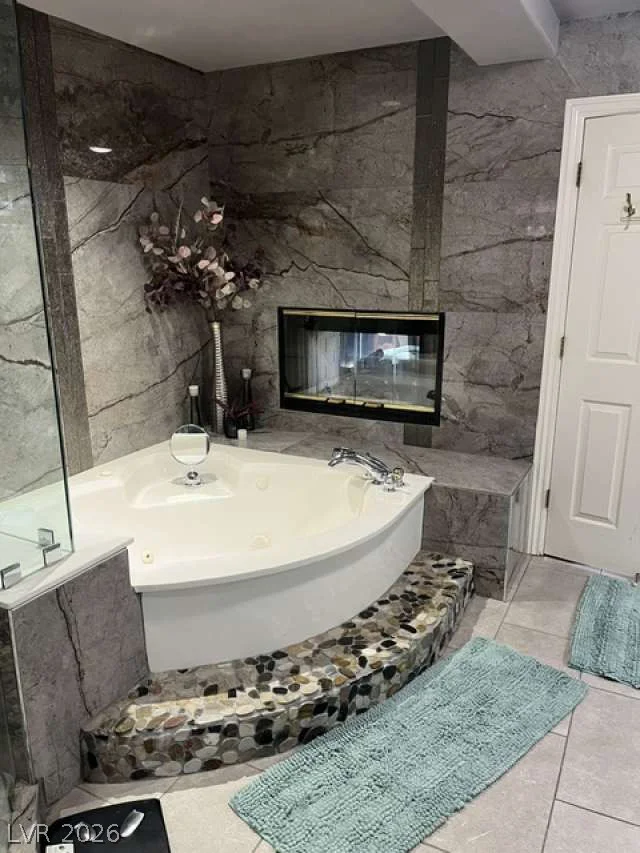 8728 Castle Hill, Las Vegas, NV 89129